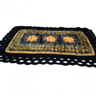 Imagem de Tapete De Crochê Luxo Amarelo E Preto Artesanal