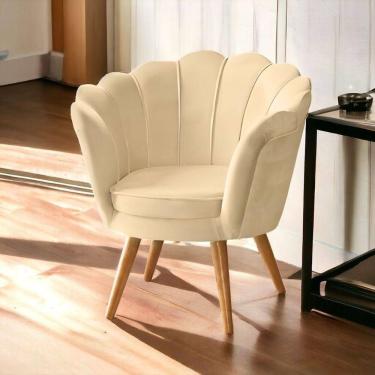 Imagem de Poltrona Pétala Estofada Bege Eucalipto Decorativa