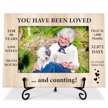 Imagem de Zwsrplo Porta-retrato de aniversário de 90 anos, presentes de aniversário de 90 anos para mulheres, presentes de Dia das Mães para avó e mãe para 90 anos, moldura de foto para decoração de mesa 10 x