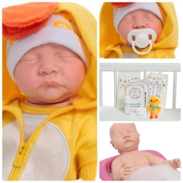 Imagem de Boneca Reborn Bebê Lívia Corpo de Silicone Enxoval Patinho - Cegonha R