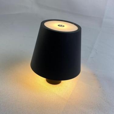 Imagem de Mini Luminária LED USB Portátil, Preta, 9,5cm x 11cm, 3W, 3 Cores de Iluminação, Controle por Toque, Base Removível, Cabo USB-C Incluso