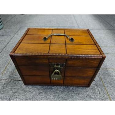 Imagem de ELLDOO Baú de tesouro de madeira com cadeado, caixa de lembranças vintage de pirata para presentes infantis, caixa decorativa de armazenamento de tesouros feita à mão com alça para joias e moedas