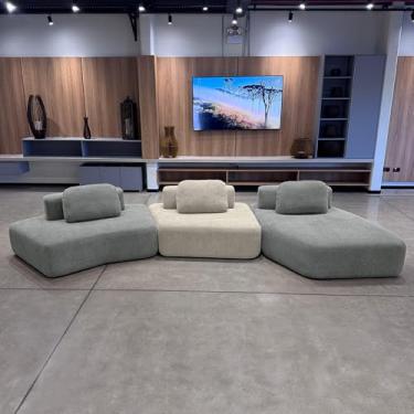 Imagem de Sofá Ilha Sala de Estar 2 Módulos e Chaise Dakota Encosto Almofadas Soltas Bouclê Rústico Cinza/Greige G33 - Gran Belo