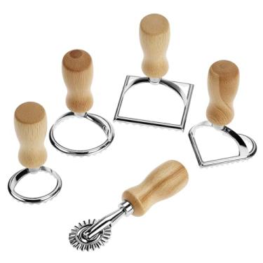 Imagem de QWORK Cortador de carimbo de ravioli com conjunto de rodas de rolo – cabo de madeira, moldura de alumínio resistente, bordas caneladas precisas – perfeito para ravioli, macarrão, biscoitos