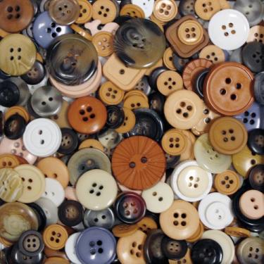 Imagem de Blumenthal Lansing Company, Natural 4-Ounce Big Bag of Buttons