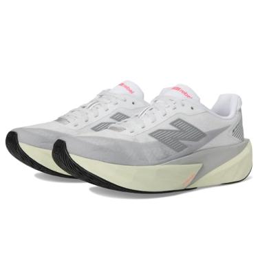 Imagem de New Balance FuelCell Rebel V5 Tênis de corrida feminino, Raincloud/branco/mineral, 8 Wide