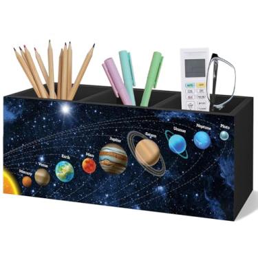 Imagem de Yhtrg Suporte de lápis de madeira para decoração do espaço sideral, para mesa, decoração de quarto com tema de espaço preto, presente para crianças e homens, organizador de escova de dentes de madeira