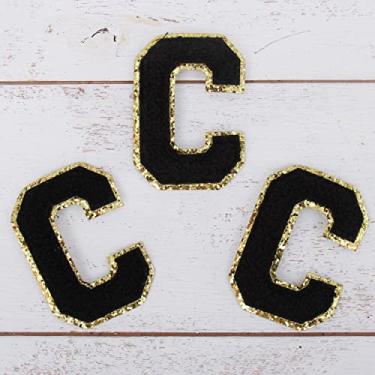 Imagem de Pacote com 3 adesivos de chenille ferro sobre glitter universitário letra "C" - Tecido de chenille preto com acabamento em glitter dourado - Costurar ou passar - 5,5 cm de altura