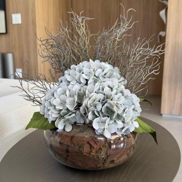 Imagem de Arranjo Grande Centro de Mesa Hortênsias Azul Artificial Vaso Incolor 