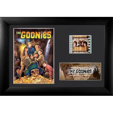 Imagem de FILMCELLS The Goonies 40th Anniversary – One-Eyed Willy's Treasure 17.8 cm x 12.7 cm MiniCell Desktop Presentation – Apresentando clipe de filme de 35 mm com suporte de cavalete – Filme colecionável