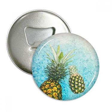 Imagem de Abridor de garrafa de água azul com estampa de abacaxi, frutas vermelhas, emblema multifuncional