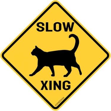 Imagem de KONEDMIX Placa de cruzamento Cat Xing novidade gato preto placas de metal casa quintal decoração de parede interior e exterior amarelo placa de rua 30,5 x 30,5 cm