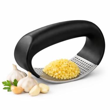 Imagem de Espremedor Triturador e Amassador de Alho e Çebola em Aço Inoxidável Com Alça Ergonômica ABS Manual Fácil de usar limpar e Com Alta Durabilidade.