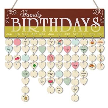 Imagem de Flexzion Decoração de parede para datas de aniversário – Calendário de madeira para pendurar na parede, placa de aniversário de família com etiquetas, quadro de lembretes faça você mesmo com 50