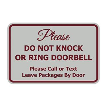 Imagem de Signs ByLITA Moldura clássica Do NOT Bock OR RING DOORBELL (cinza claro/bordô) - pequena