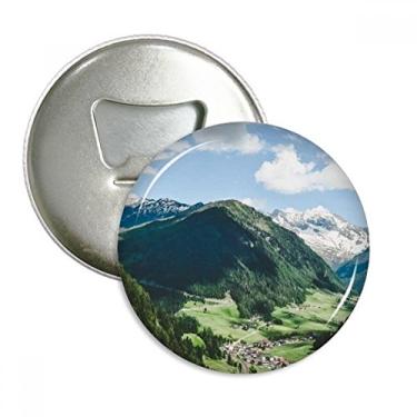 Imagem de Emblema multifuncional com ímã de geladeira com céu azul e nuvens da cidade da montanha