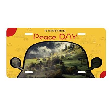 Imagem de DIYthinker Placa de licença Village Fog Hill Paisagem Floresta Carro Decoração Dia da Paz