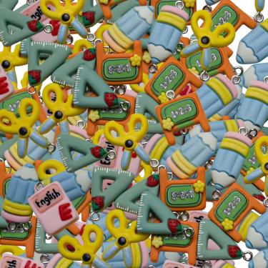 Imagem de 20 Pingente de Lápis Caderno Livro Regua Material Escolar Para Pulseira Colar Brinco Infantil