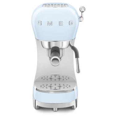 Imagem de Smeg, Máquina de café expresso ECF02PBEU com função de vapor de cappuccino, bloco térmico, caixa de copo grande e café de função dupla, tanque de água de 1L, sistema de fácil operação, 1350W, azul