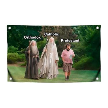 Imagem de Bandeira humorística de 9,5 x 1,8 m com citação "Protestante Católico Ortodoxo" com quatro argolas de latão - Bandeiras religiosas de um lado para decoração de festa - Tapeçarias cômicas de poliéster