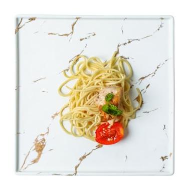 Imagem de URGDWEKJY Pratos de jantar estilo nórdico prato plano quadrado prato de bife ocidental prato de restaurante criativo prato de massa para casa prato ocidental bandeja de jantar (A, médio)