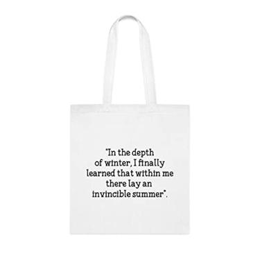 Imagem de In The Deep Of Winter I Finally Learned That Within Me There Lay An Invincble Summer Tote Bag, Funny Tote Gift, Shoulder Bag Reutilizáveis, Birthday Christmas Basket Mordaça Presente, Branco