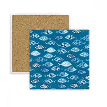Imagem de Blue Sea Grids Tapete de copo quadrado de peixe abstrato com suporte de subplaca de pedra isolante