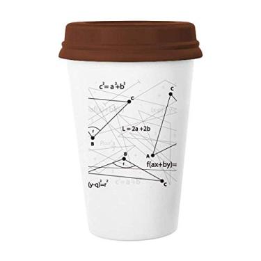 Imagem de Caneca de cerâmica com ângulo cinza com fórmula matemática, cálculo e copo de café
