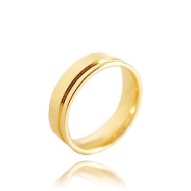 Imagem de Aliança Clássica Semijoia Banho De Ouro 18k Anatômica Quadrada Com Friso 5 Mm