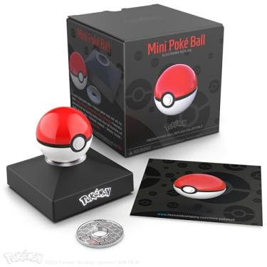 Imagem de The Wand Company Mini Poké Ball Réplica autêntica – Realista, Eletrônica, Die-Cast Poké Ball com Recursos de Luz de Suporte de Exibição – Oficialmente Licenciada pela Pokémon
