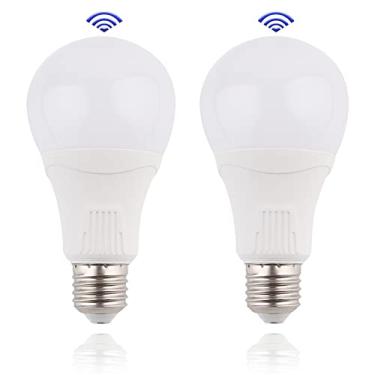 Imagem de Lâmpadas com sensor de movimento – Outdoor 15W (equivalente a 100W) 3000K 1500LM E26 A21 com sensor de crepúsculo ao amanhecer e radar lâmpadas de LED ativadas por movimento, pacote com 2 para varanda, garagem, porta da frente, quintal, entradas de garagem