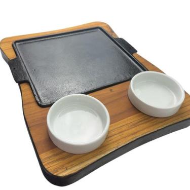 Imagem de TÁBUA PARA CHURRASCO C/ CHAPA E 2 CUMBUCAS 32x26,5CM - M. MACHADO