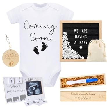 Imagem de AryiHitt As ideias do kit de revelação de gravidez incluem quadro de cartas de feltro, porta-retrato de ultrassonograma, body para bebê, para teste de gravidez, caixa de madeira e placa de madeira em