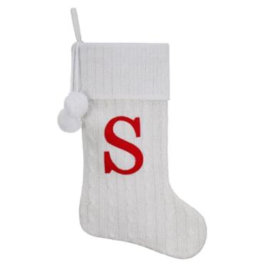 Imagem de Pxniy Meia de Natal personalizada de 48 cm - malha branca com monograma bordado e pompons, cabide de lareira familiar para decoração de férias, letra branca S