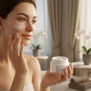Imagem de Creme Facial Clareador Noturno Clear Pele Abelha Rainha 30g