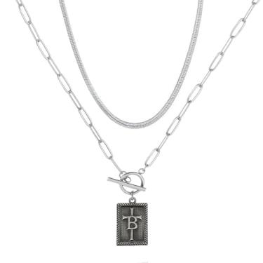 Imagem de MANZHEN Conjunto de colar de cruz com inicial em camadas, corrente de cobra prata com pingente de letra quadrada, gargantilha feminina com fecho de botão, 18 Inches, Metal, Sem Pedra Preciosa