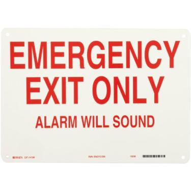 Imagem de Brady 41048 35.6 cm largura x 25.4 cm altura B-555 alumínio, vermelho sobre placa de porta branca, legenda "Apenas saída de emergência: alarme soará"
