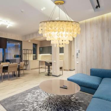 Imagem de Lustre Criatividade sala de estar Concha Natural 6-Luzes Moderno Teto Pendente Luminária Coastal White Lustres para Cozinha Quarto Entrada Foyer Restaurante Bar Iluminação (80cm)