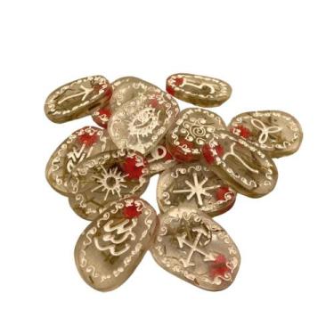 Imagem de Runas das Bruxas com Ervas Naturais - 13 Peças Artesanais em Resina - 