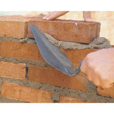 Imagem de Colher de Pedreiro 9´´ Tramontina em Aço com Cabo em Madeira