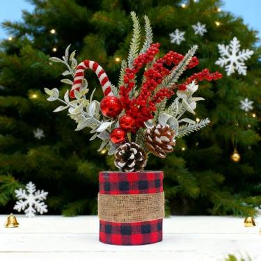 Imagem de Árvore de Natal de mesa de 32 cm com 2 pinhas, 3 bolas vermelhas, 3 hastes de frutas silvestres e bengala doce - Base de serapilheira xadrez de búfalo, mini decoração de férias artificial para mesas