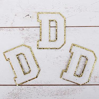 Imagem de Pacote com 3 adesivos de chenille ferro sobre glitter universitário letra "D" - Tecido de chenille branco com acabamento dourado - Costurar ou passar - 5,5 cm de altura