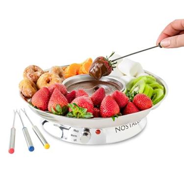 Imagem de Nostalgia Conjunto de panela elétrica de fondue para chocolate e queijo-fondue com panela de fondue de controle de temperatura e 4 garfos de mergulho, bandeja removível - conjunto de fondue de