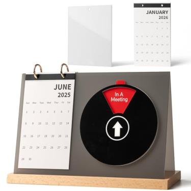 Imagem de Placa de mesa de escritório 3 em 1 com suporte plano de madeira, 6 opções de indicador de status de privacidade Não perturbe, calendário mensal de 2025 e 2026, quadro branco magnético para espaços de