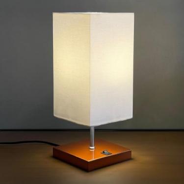 Imagem de Abajur luminária de Mesa Clássico Quadrado Cobre de Aluminio Com Interruptor Com Cúpula Branco Ref 49 Decoração Casa e Sala, Escritório, Quarto, cama