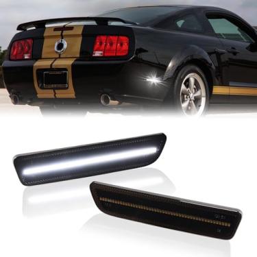 Imagem de DERMOKA Luzes de LED laterais refletores de lâmpada de para-choque traseiro para Ford Mustang 2005-2009, lente fumê 2 peças (branca)
