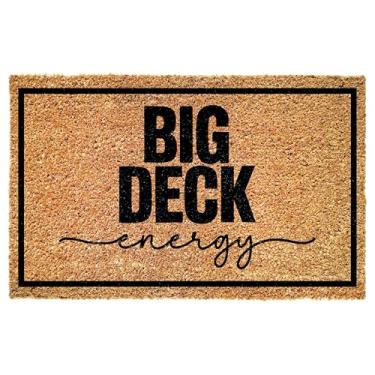 Imagem de Capacho energético Big Deck – Tapete de entrada com citação humorística para porta da frente – Tapete de piso de varanda para decoração de entrada – Tapete antiderrapante durável para decoração de