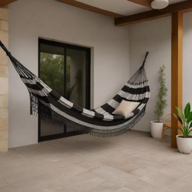 Imagem de Rede de Dormir Casal 100% Algodão Reforçada 4,50m - Luxo e Conforto para Quarto Adulto, Resistente e Suave, Ideal para Dormir Bem (Branco e Preto)