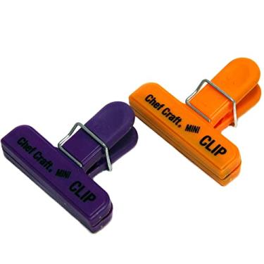 Imagem de Chef Craft Mini clipe de saco de plástico selecionado, 7,6 cm de largura, conjunto de 2 peças, roxo/laranja