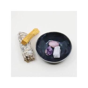 Imagem de Kit de Cristais e Defumação para Chakras | Pedras Naturais Brutas e Roladas | Sálvia Branca, Madeira de Palo Santo, Cristal de Selenita, Ametista e Quartzo Rosa | Purificação e Equilíbrio Energético